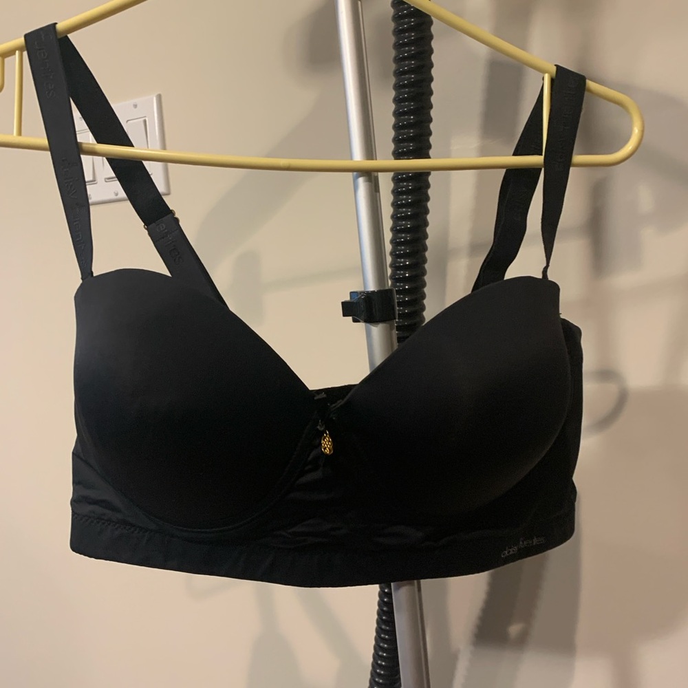 - NWOT Daisy Fuentes 40C